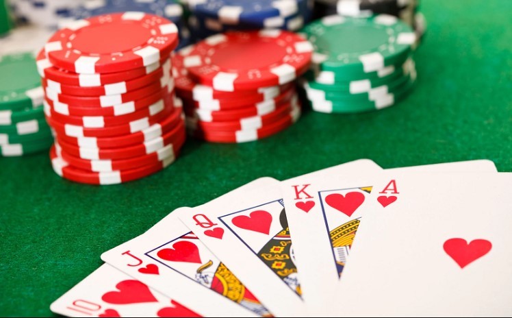 Giới thiệu chi tiết luật chơi Poker online 8day